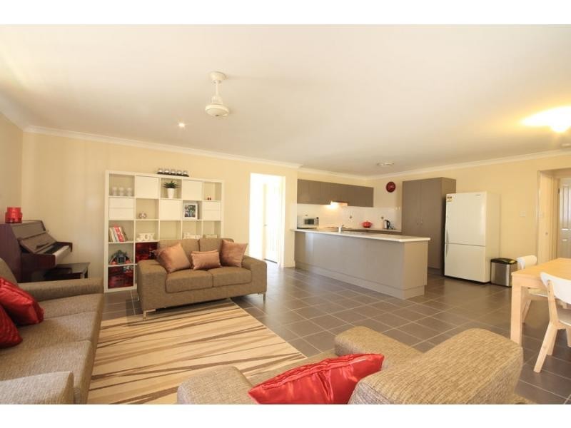 6 Eloise Place, Sumner QLD 4074