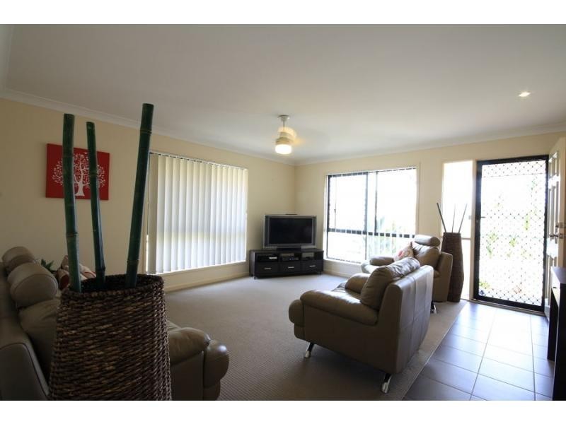 6 Eloise Place, Sumner QLD 4074