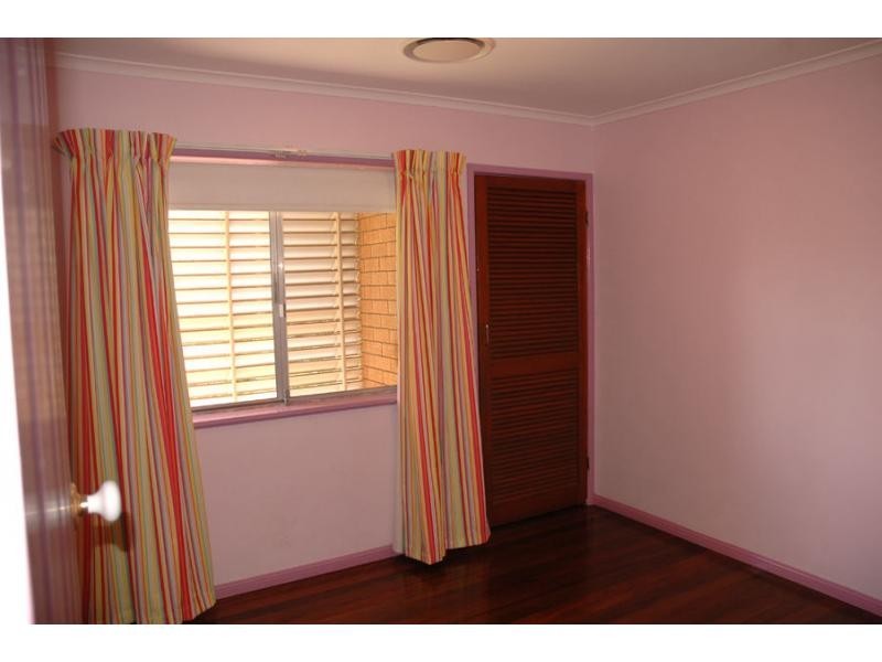 8 Tyrrell Road, Jamboree Heights QLD 4074