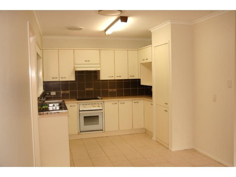 8 Tyrrell Road, Jamboree Heights QLD 4074