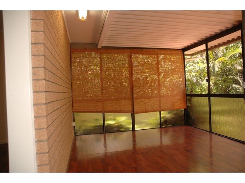 8 Tyrrell Road, Jamboree Heights QLD 4074