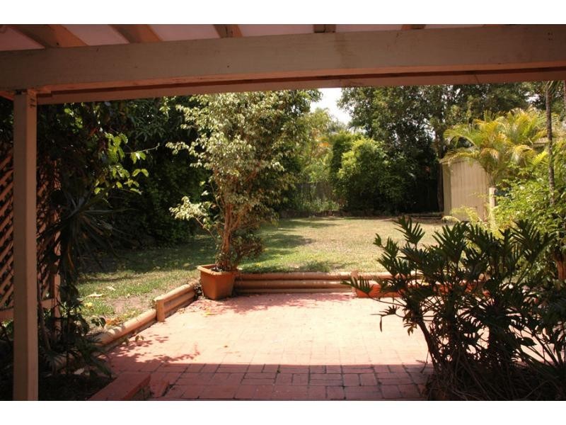 8 Tyrrell Road, Jamboree Heights QLD 4074