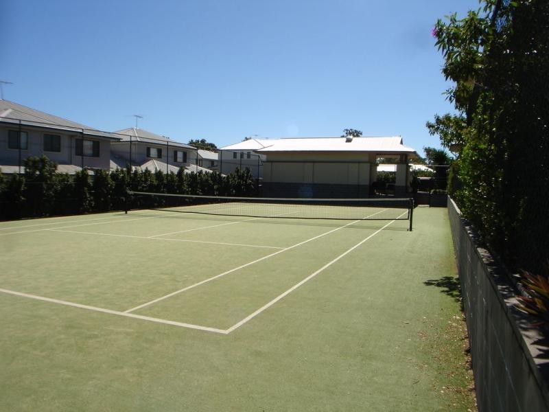 6 Central Avenue, Mount Ommaney QLD 4074