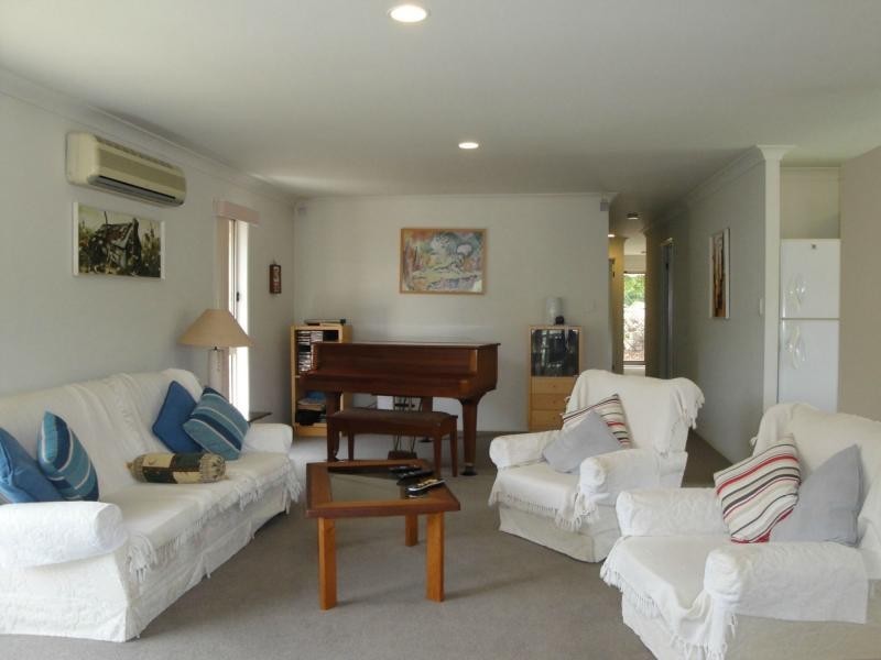 14 Harris Place, Seventeen Mile Rocks QLD 4073