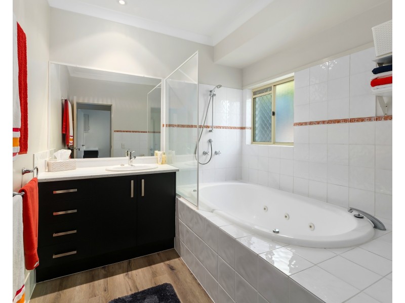 24 Tarrabool Street, Westlake QLD 4074