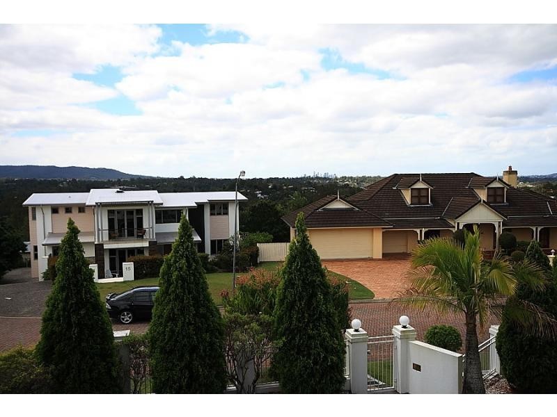 16 Becker Place, Mount Ommaney QLD 4074