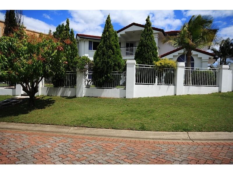 16 Becker Place, Mount Ommaney QLD 4074