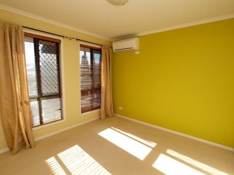 32 James Place, Sinnamon Park QLD 4073