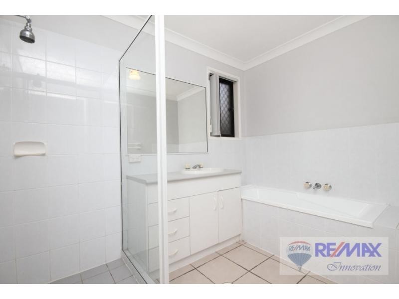 4 Girraween Close, Riverhills QLD 4074