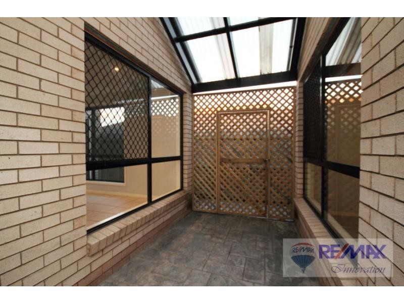 4 Girraween Close, Riverhills QLD 4074