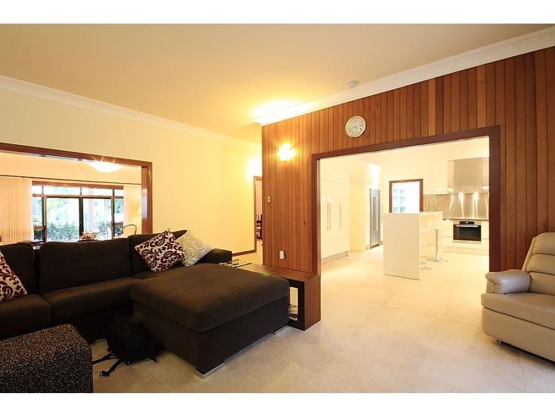 5 Evans Court, Mount Ommaney QLD 4074