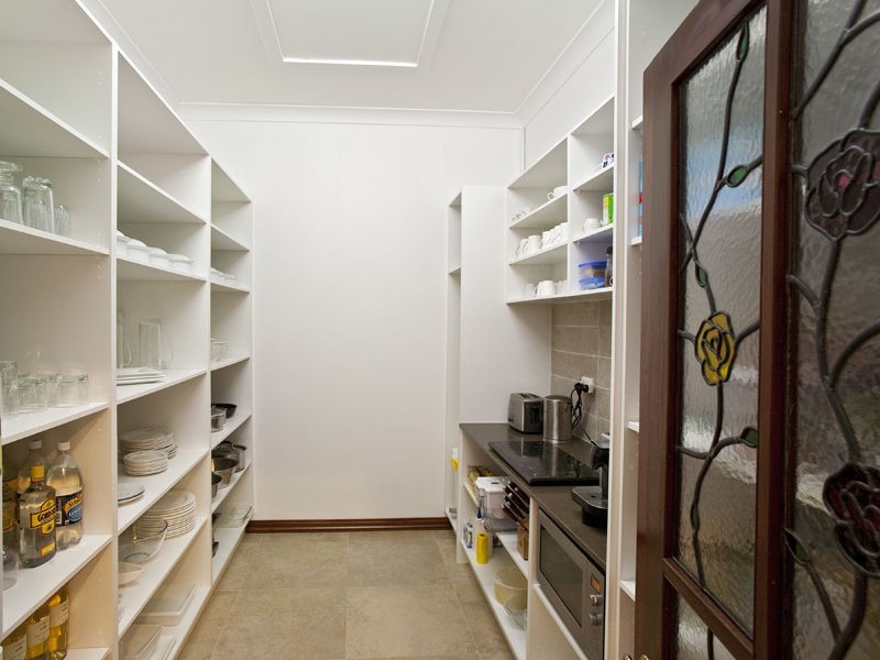 5 Evans Court, Mount Ommaney QLD 4074