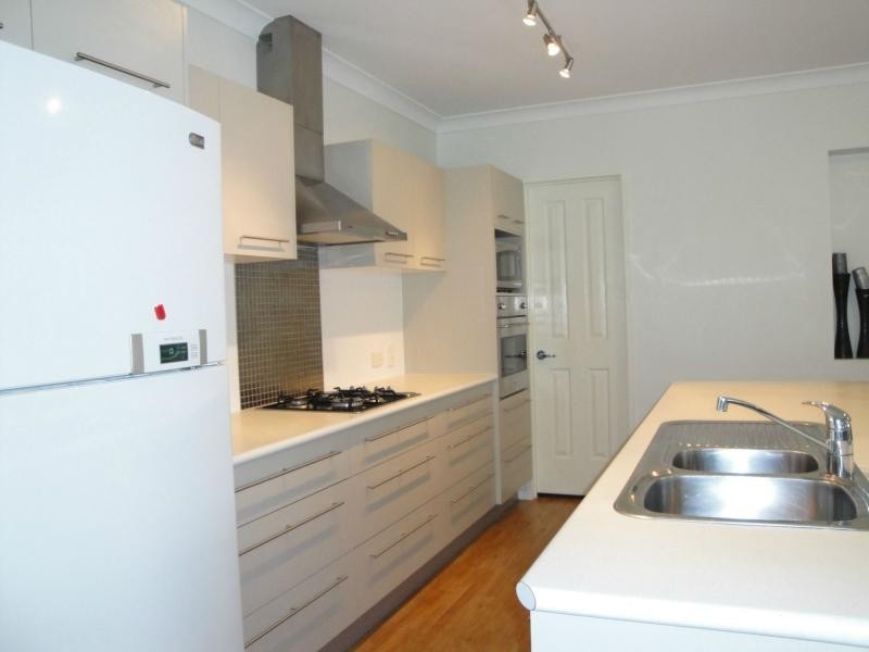 Seventeen Mile Rocks QLD 4073