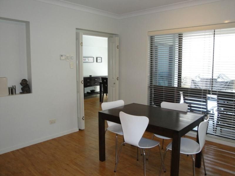 Seventeen Mile Rocks QLD 4073