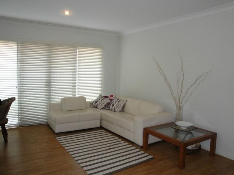 Seventeen Mile Rocks QLD 4073