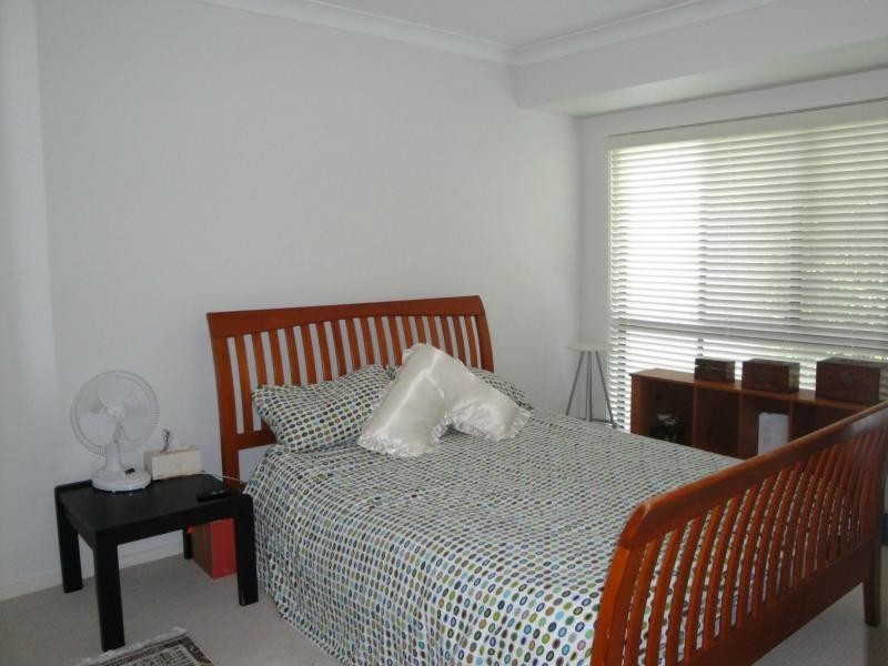 Seventeen Mile Rocks QLD 4073