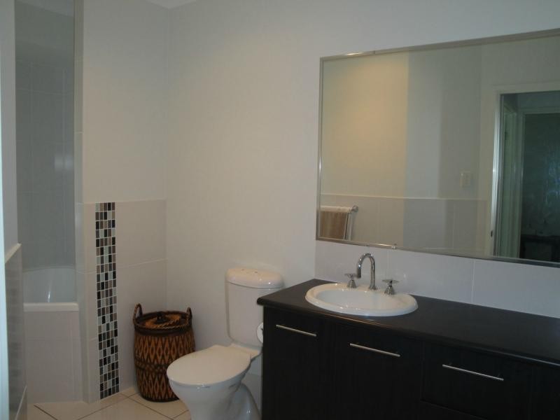 Seventeen Mile Rocks QLD 4073