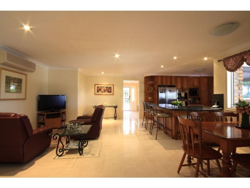 2 McKellar Court, Mount Ommaney QLD 4074