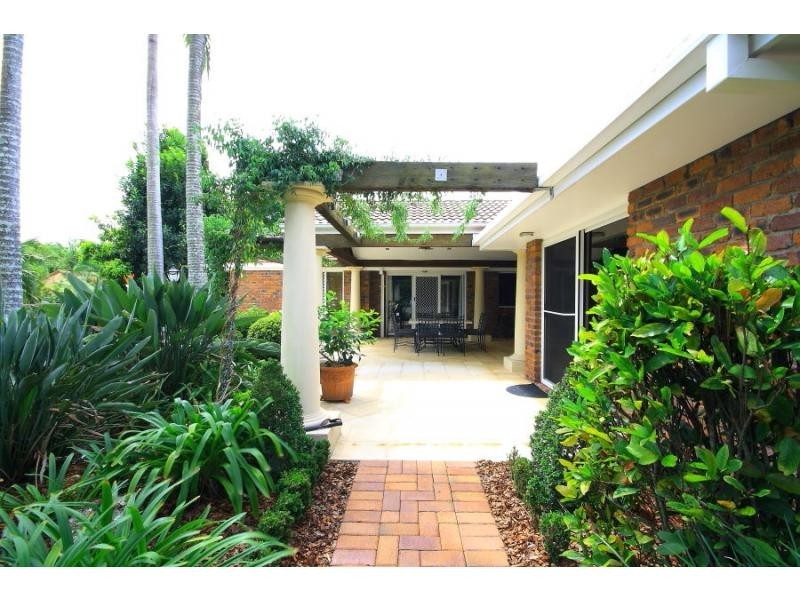 2 McKellar Court, Mount Ommaney QLD 4074