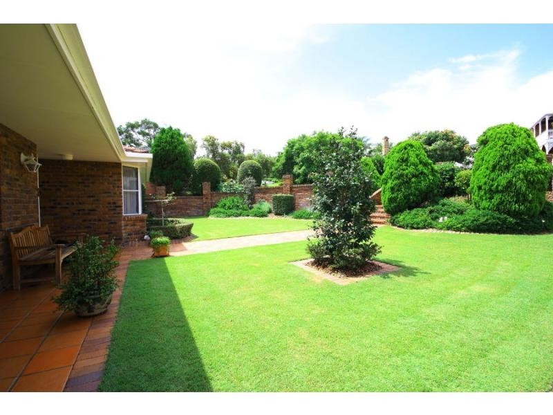 2 McKellar Court, Mount Ommaney QLD 4074