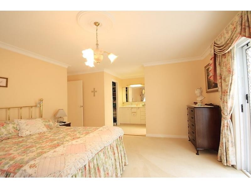 2 McKellar Court, Mount Ommaney QLD 4074