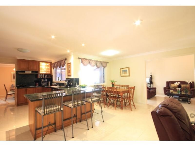 2 McKellar Court, Mount Ommaney QLD 4074