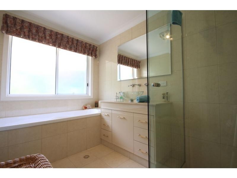 2 McKellar Court, Mount Ommaney QLD 4074