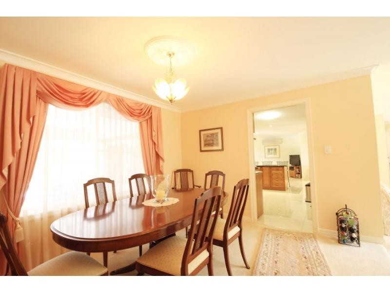 2 McKellar Court, Mount Ommaney QLD 4074