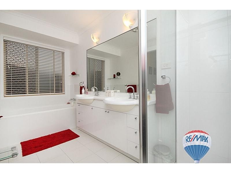 Sinnamon Park QLD 4073