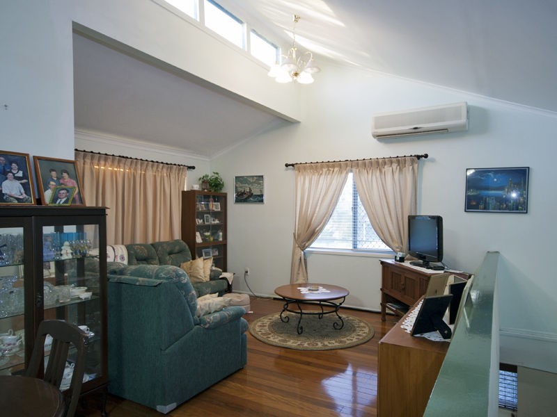 65 Dandenong Road, Jamboree Heights QLD 4074