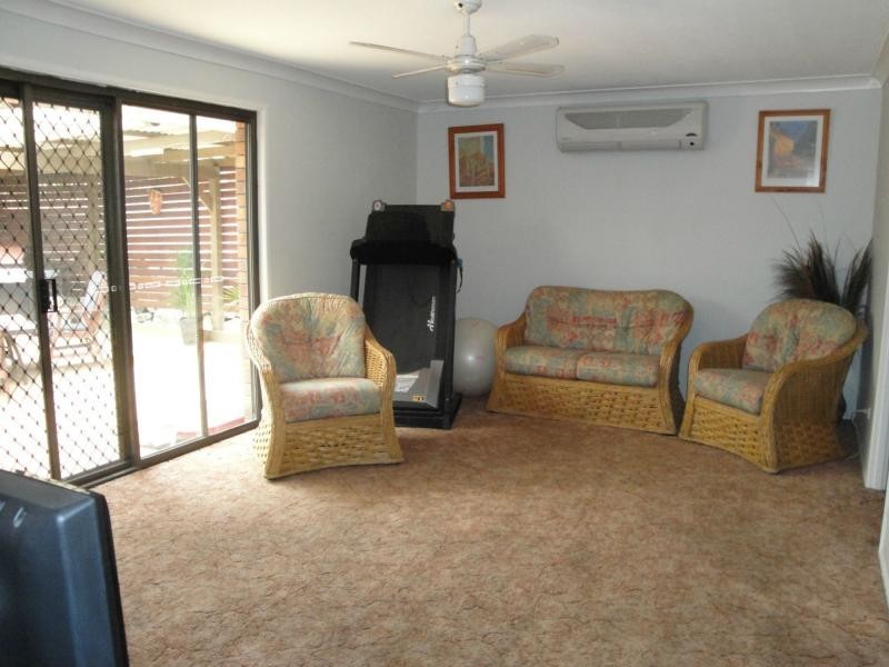 46 Brownie Street, Jamboree Heights QLD 4074