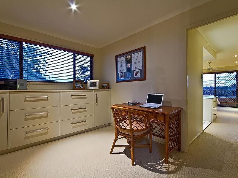 Mount Ommaney QLD 4074