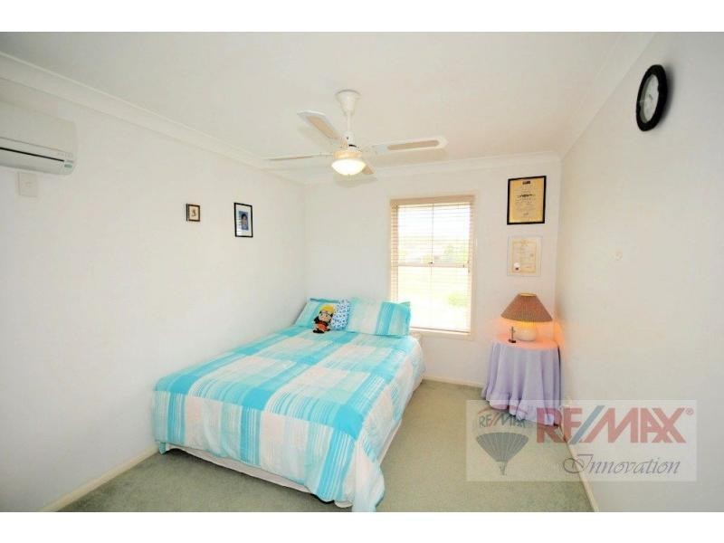 8 Lakeside Circuit, Sinnamon Park QLD 4073