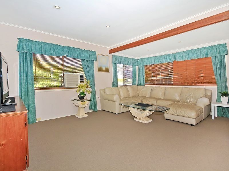 3 Pack Street, Jamboree Heights QLD 4074