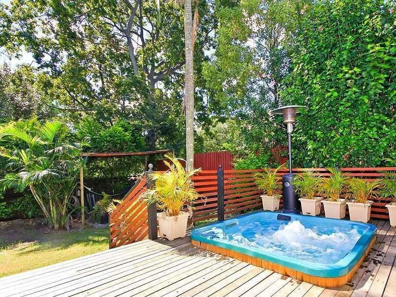3 Pack Street, Jamboree Heights QLD 4074