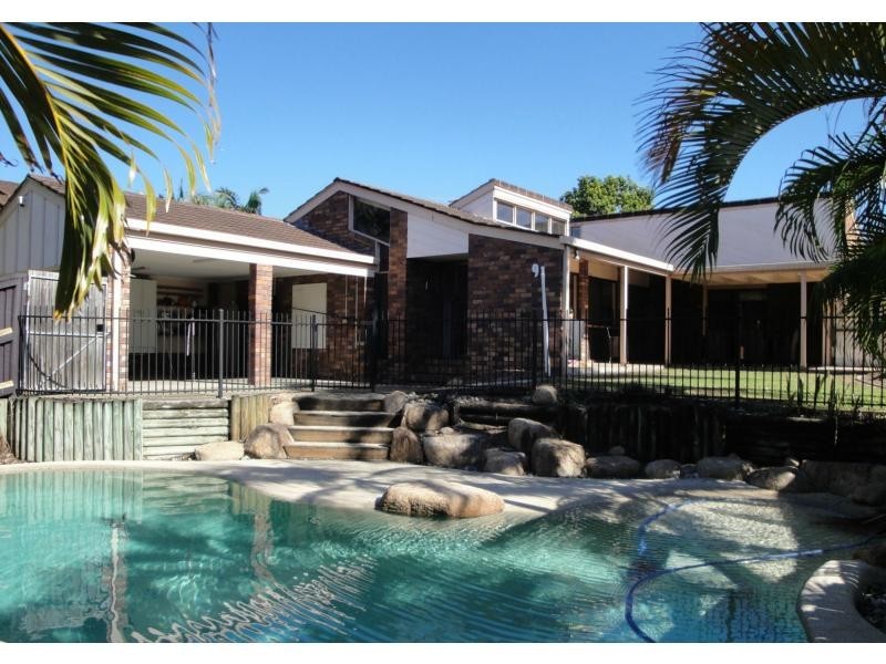 9 Kosciusko Street, Middle Park QLD 4074