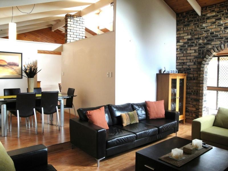 9 Kosciusko Street, Middle Park QLD 4074