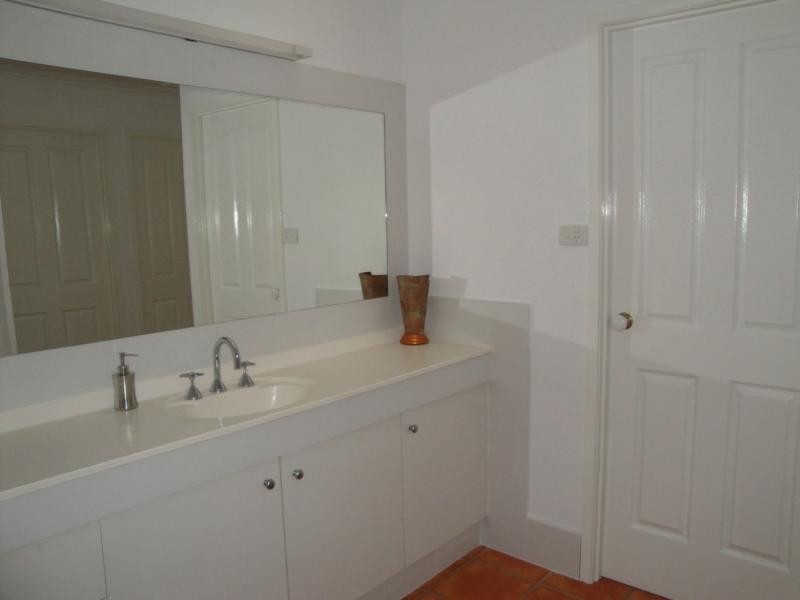 9 Kosciusko Street, Middle Park QLD 4074