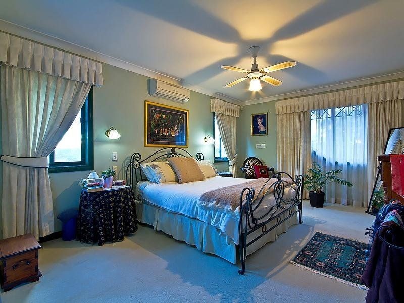 Mount Ommaney QLD 4074