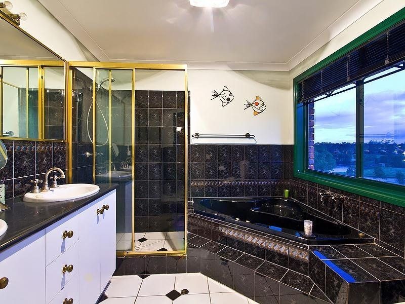 Mount Ommaney QLD 4074