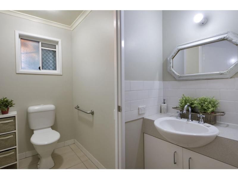 34 Leopard Tree Crescent, Sinnamon Park QLD 4073