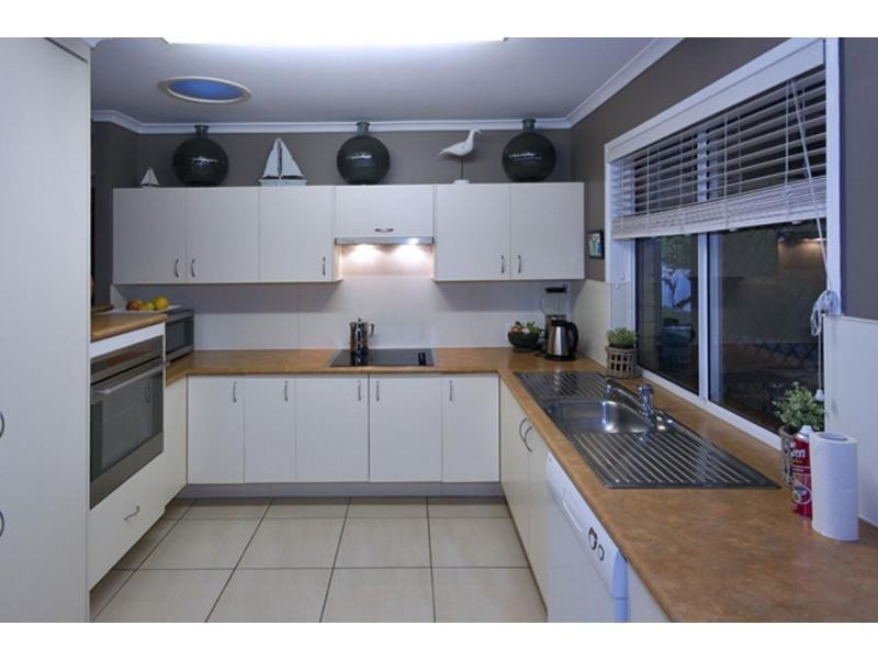 34 Leopard Tree Crescent, Sinnamon Park QLD 4073