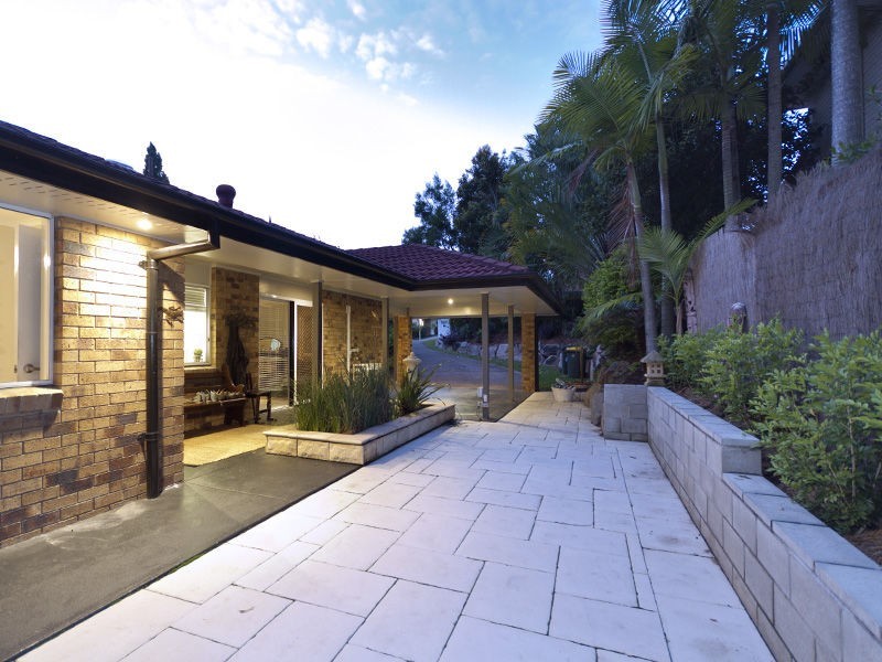 34 Leopard Tree Crescent, Sinnamon Park QLD 4073
