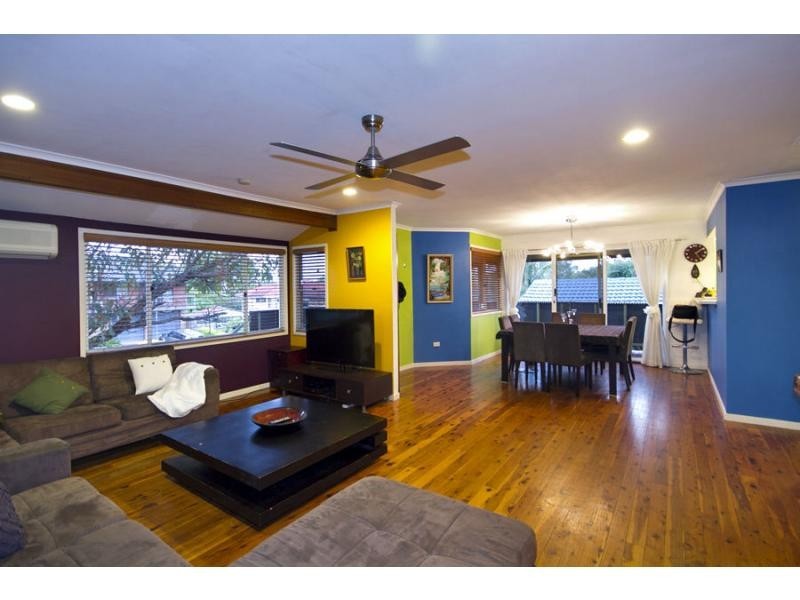 10 Ebrill Street, Jamboree Heights QLD 4074