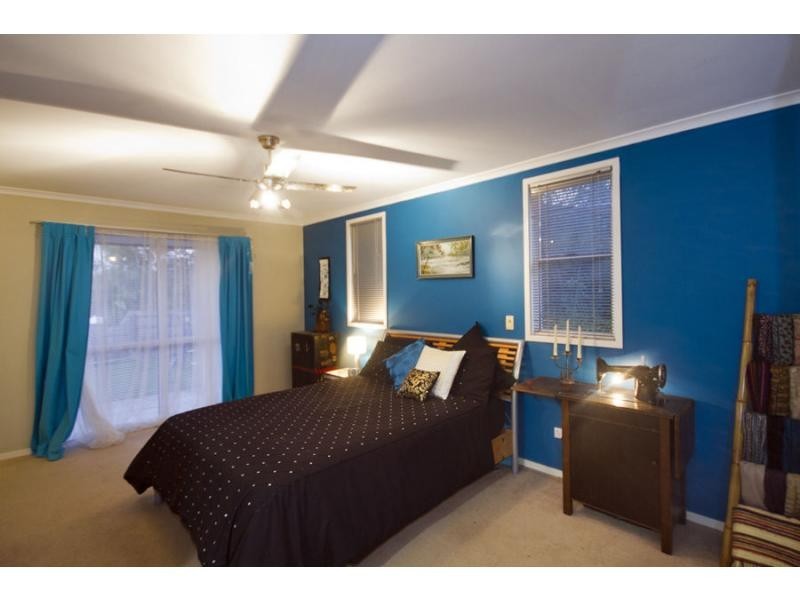 10 Ebrill Street, Jamboree Heights QLD 4074