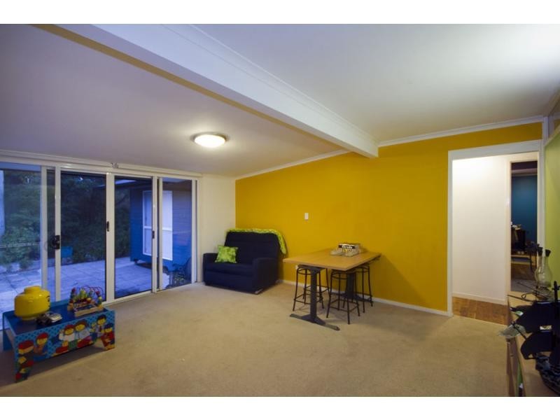 10 Ebrill Street, Jamboree Heights QLD 4074