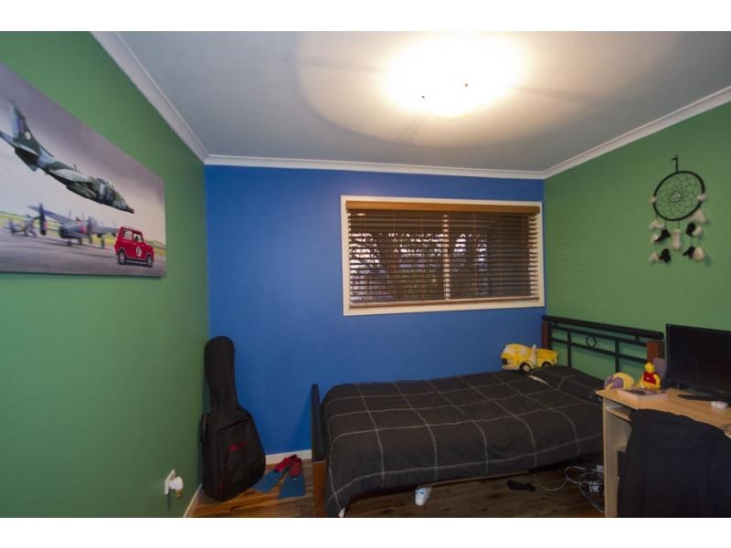 10 Ebrill Street, Jamboree Heights QLD 4074