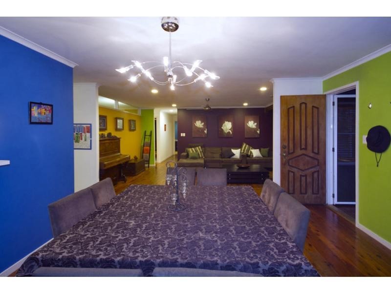 10 Ebrill Street, Jamboree Heights QLD 4074