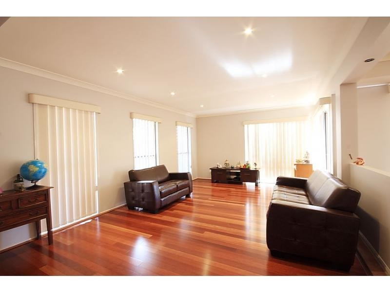 16 Konrad Place, Sinnamon Park QLD 4073