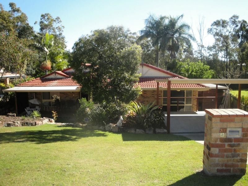 37 Dove Tree Crescent, Sinnamon Park QLD 4073